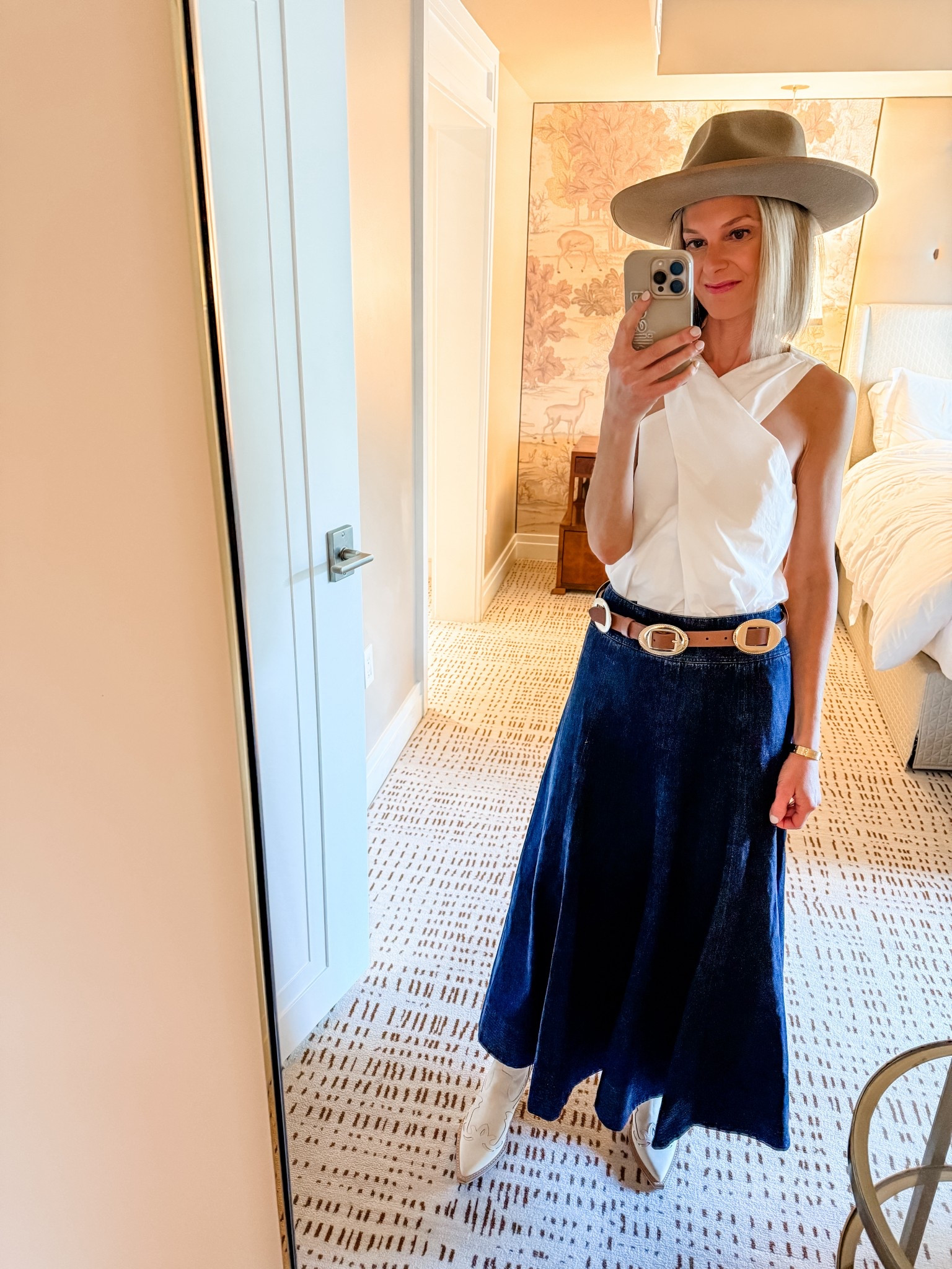 Incorporating white for Labor Day weekend with some western style as we head into the Fall season🤠

#LTKSeasonal #LTKOver40 #LTKTravel