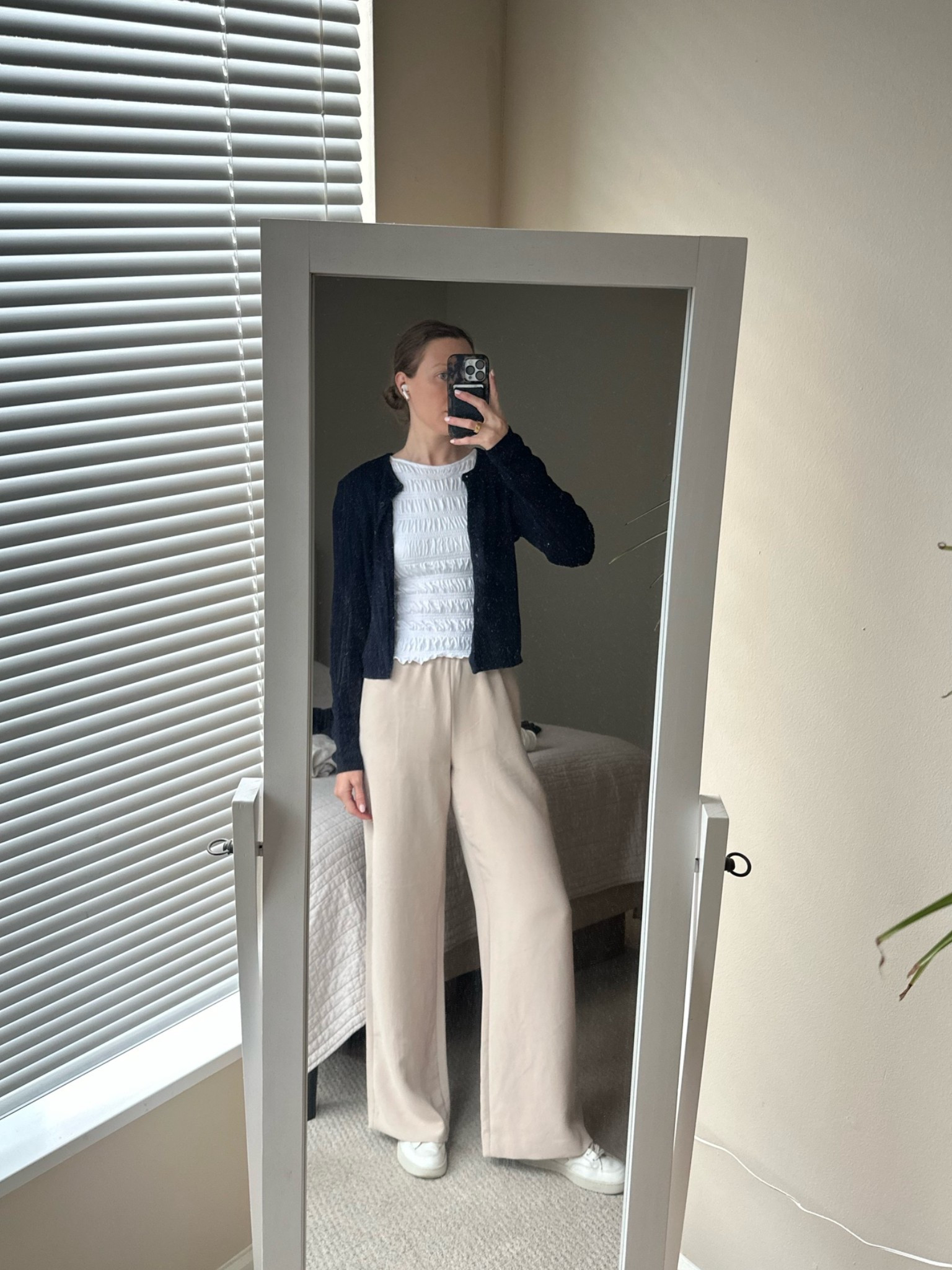 The Aritzia Lodge pants I own in 3 colors!!!

#LTKdayinmylife #LTKWorkwear #LTKootd