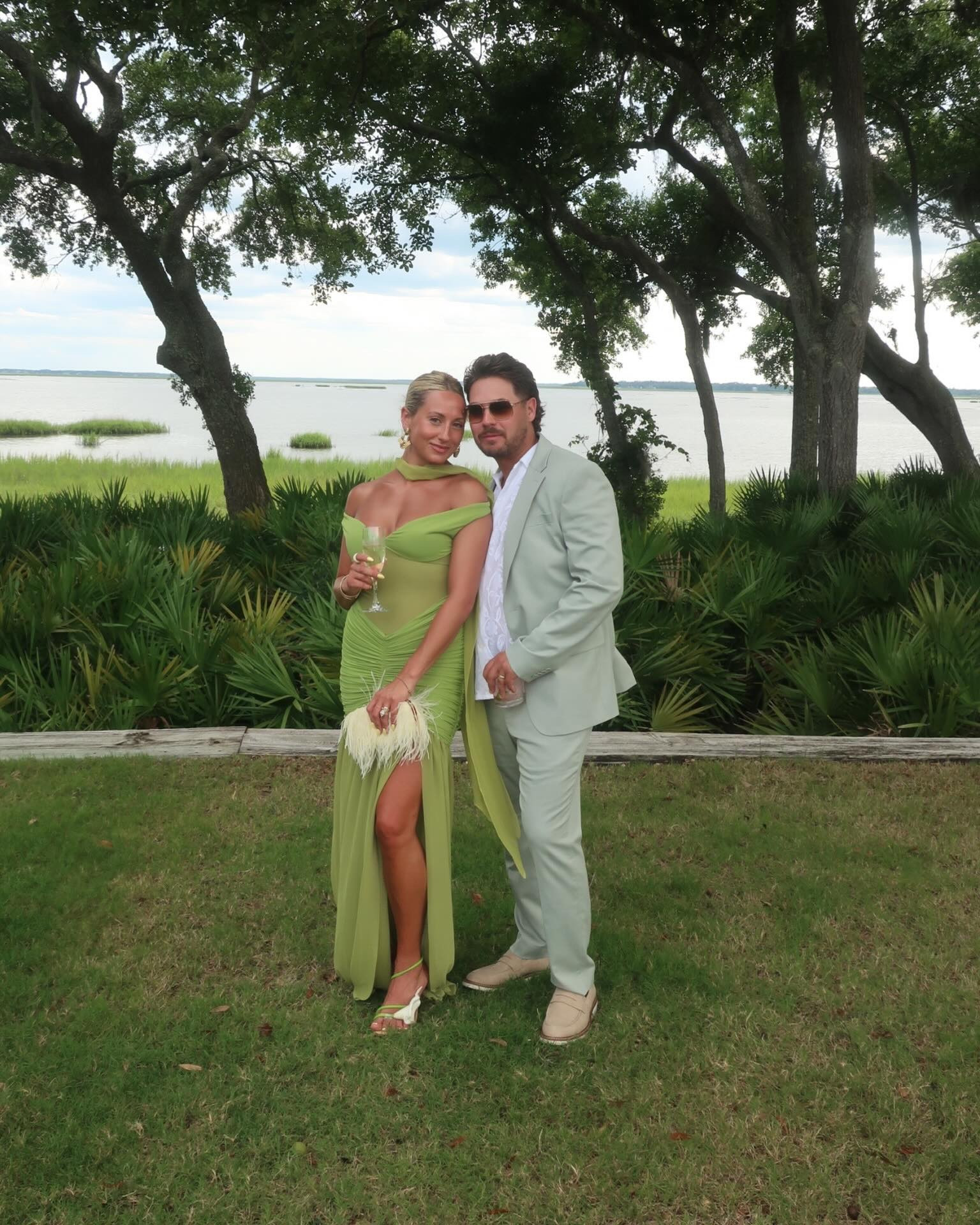 Our little Kitten married her man in paradise 💚 
A breathtaking weekend in every single way. Cheers to the Chambos!!!🥂🐚🏝️