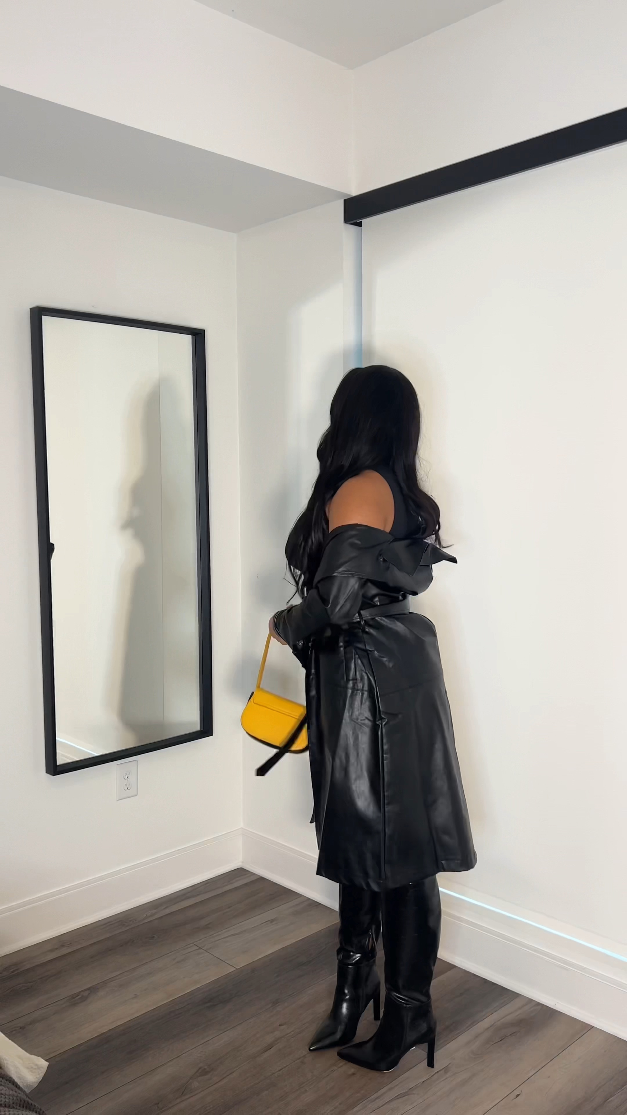 Black blazer, black outfit, mini skirt, yellow purse tall, black boots


#LTKHoliday #LTKSeasonal #LTKVideo