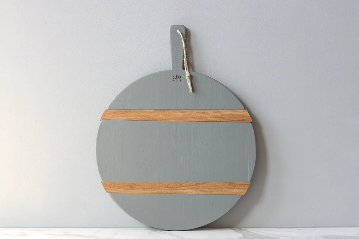 Grey Round Mod Charcuterie Board, Medium | etúHOME