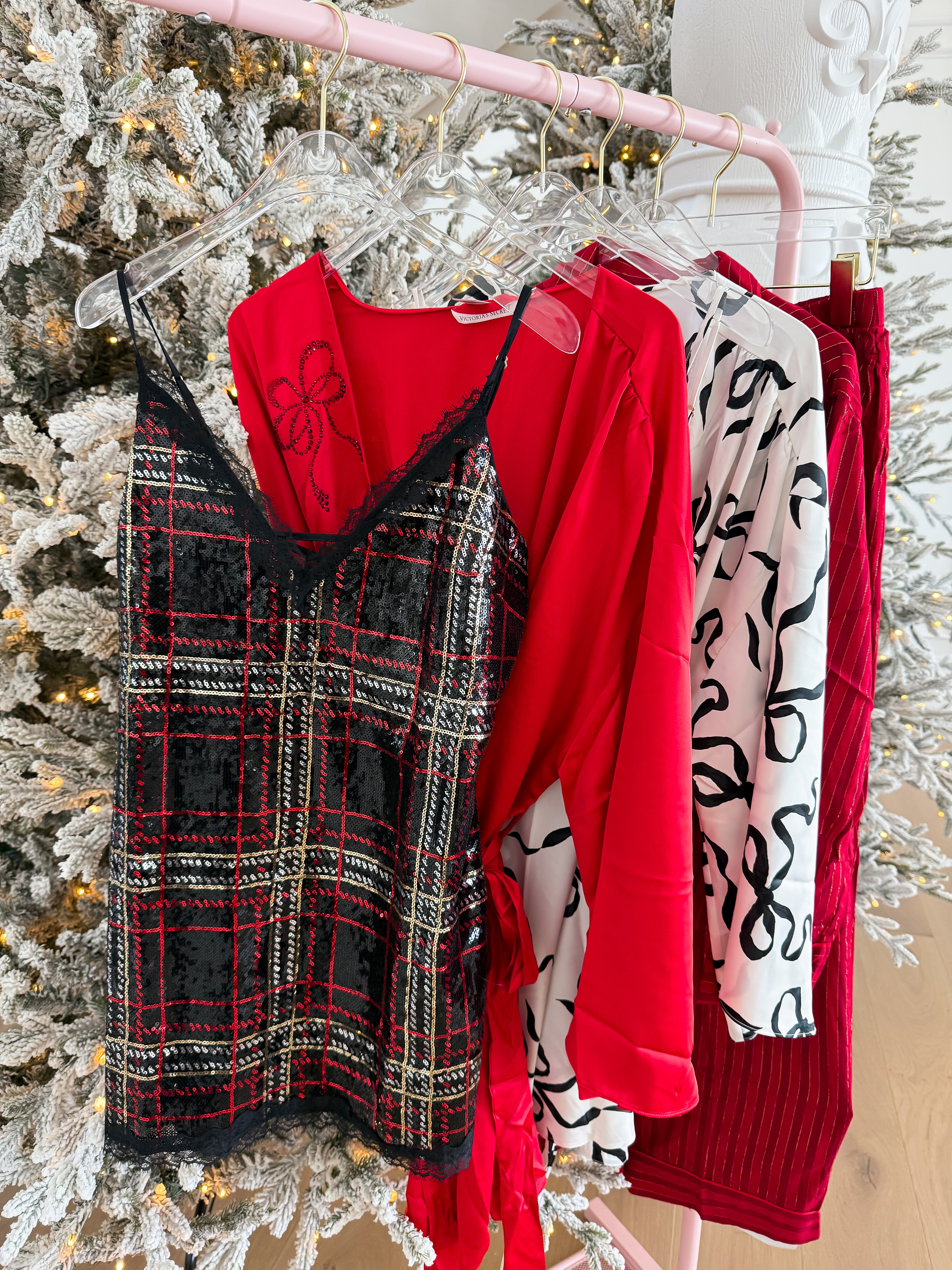 Sequins, bows, satin, and sparkle season is officially here ✨🎀
Trying on my holiday favorites from @victoriasecret  - from cozy glam to full-on festive - and everything is 30% off right now for early Black Friday! Shop my recent order below ❤️ #VSPartner #BlackFriday


 

#LTKCyberWeek #LTKGiftGuide #LTKHoliday