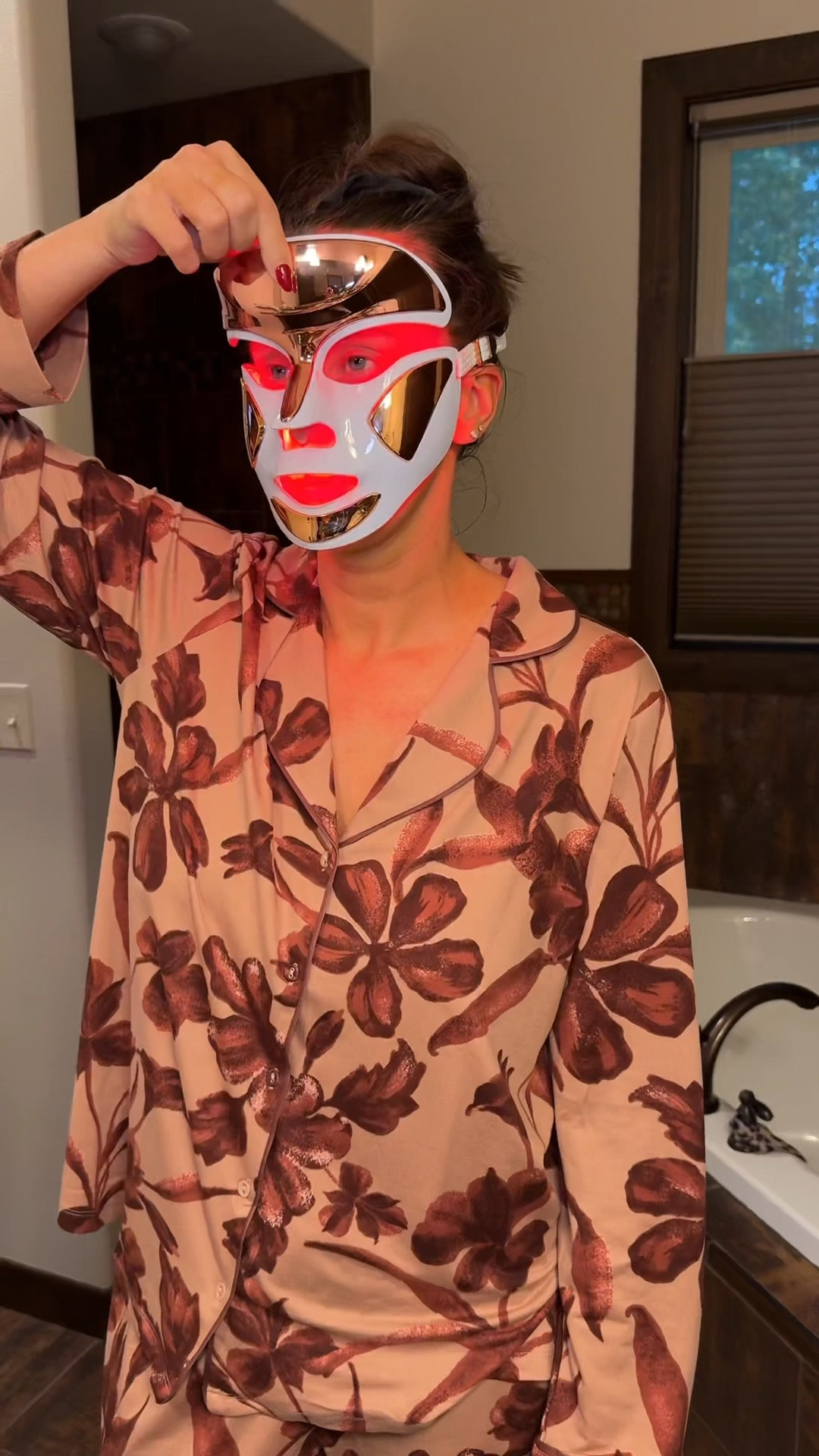 unwind time 🌙 

Pjs: Large


#LTKSeasonal #LTKBeauty #LTKFindsUnder100