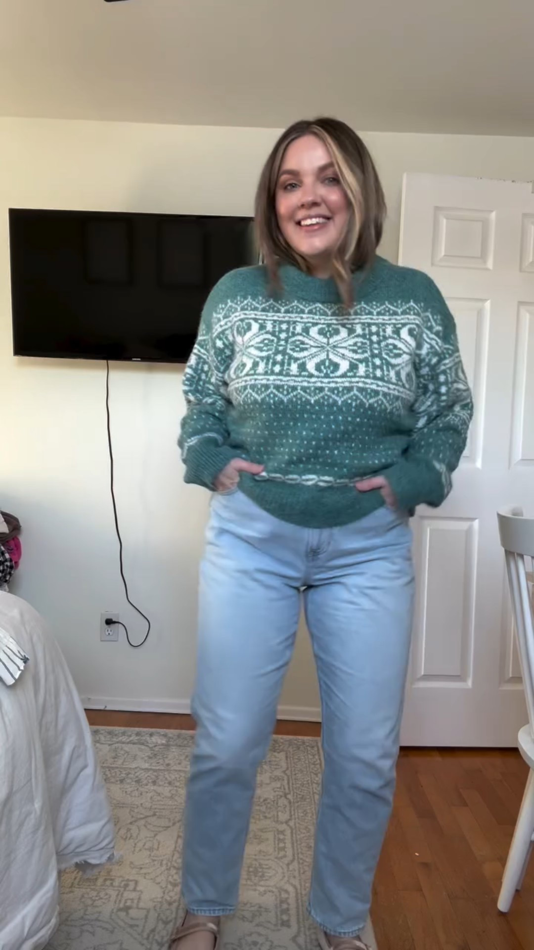 Cutie lil winter sweater. I love that you can wear this during holiday season to feel festive. But, it’s not too Christmas-y to wear after the holiday. Pluuusss it’s one of my favorite shades of green. 

I love that this sweater can be festive for the holidays, but doesn’t scream Christmas. That way you can wear it all winter long.

Sweater - Large 
Jeans- 14 reg 




#LTKMidsize #LTKFindsUnder50 #LTKFindsUnder100