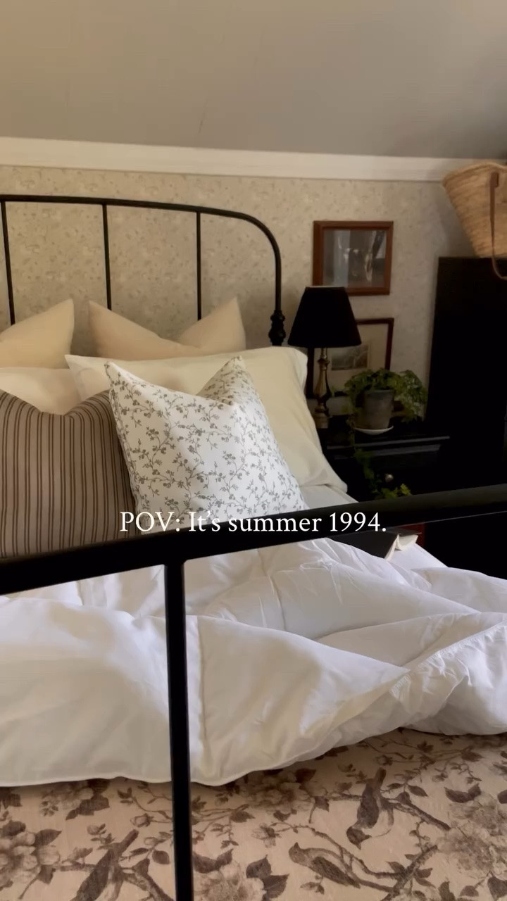 These sheets are for those who understand the value of the little things, like fresh white cotton right off the line, and childhood memories from a simpler time. #ad @theonebed sheets are the kind of extra-crisp cotton sheets you remember from summers past, designed for today with five innovative straps to avoid bunching and slipping, and made to meet all modern standards. They call them luxury sheets for lazy people, but truly, they’re just quality bedding that works exactly the way it’s supposed to, the way it used to. And they might even have you channeling your inner ‘90s butter mom.

✔️500 thread count long-staple cotton
✔️OEKO-TEX certified free of harmful chemicals
✔️360-degree rubberized grip elastic
✔️15” pocket depth

Use CREEKLINEHOUSE for 20% off your entire @theonebed order!