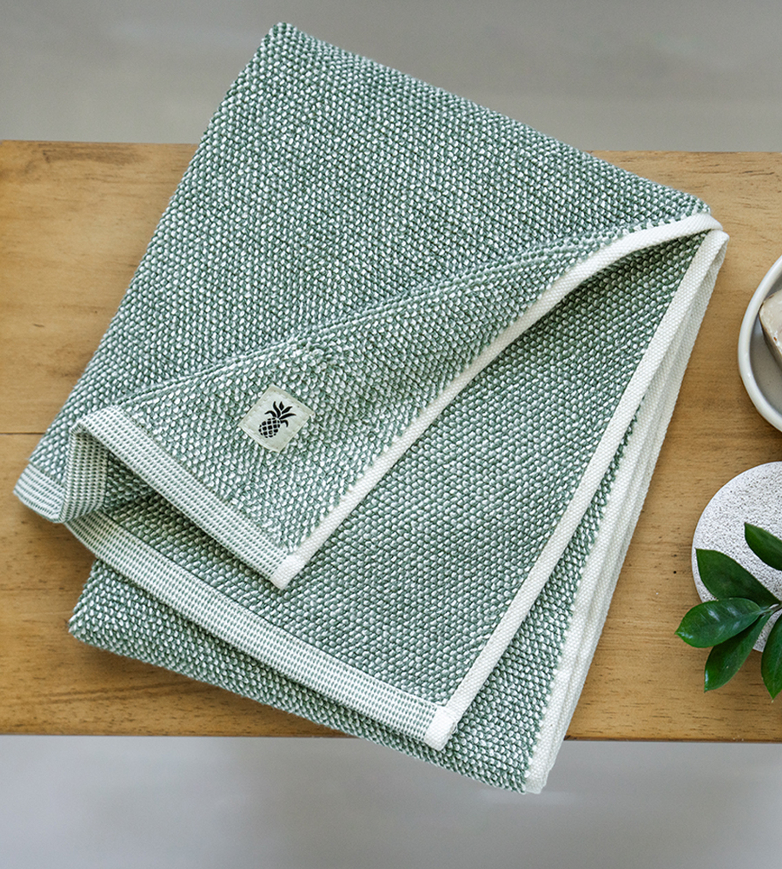 Bamboo Two-Tone Bath Towel | Cariloha