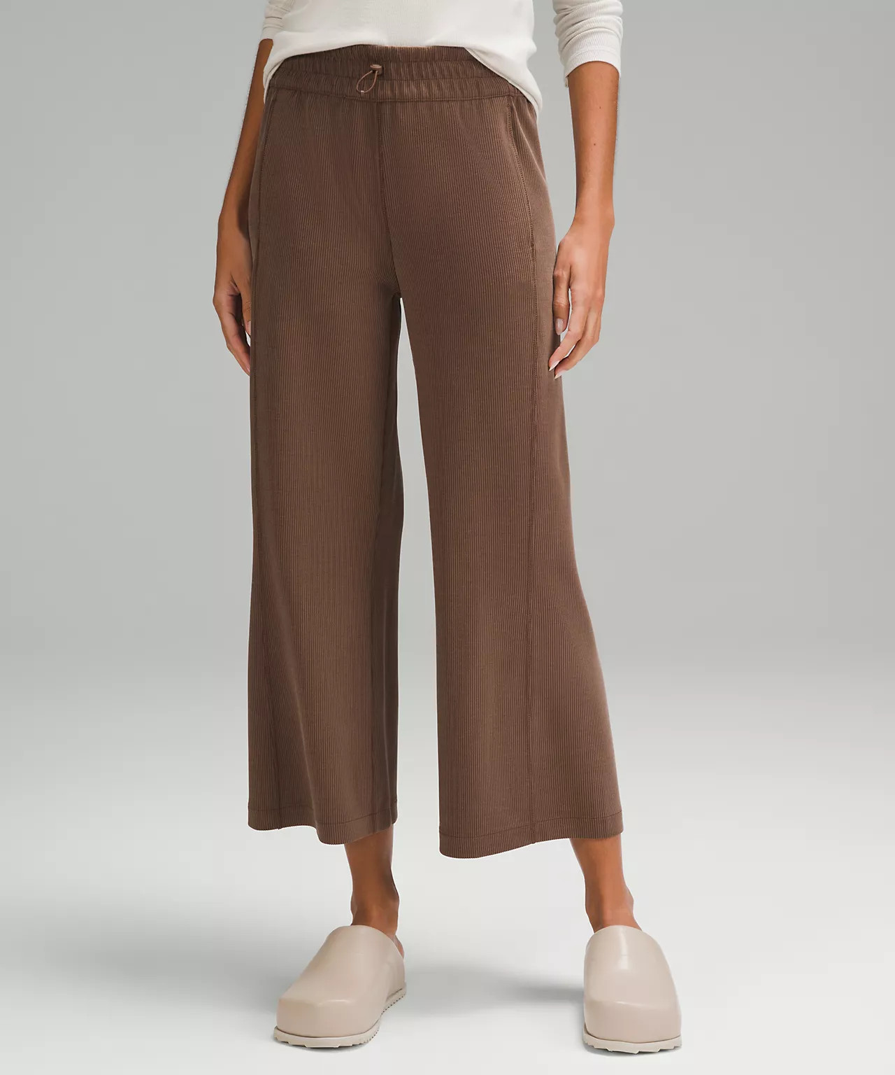 Ribbed Softstreme Mid-Rise Wide-Leg Cropped Pant 25" | Women's Capris | lululemon | Lululemon (US)