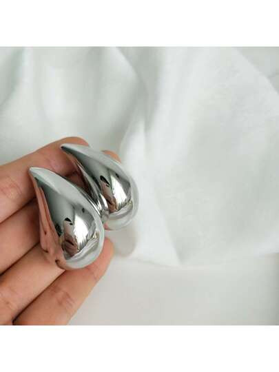 1pair Silver Metallic Designed Shiny Hollow Out Teardrop Earrings With European And American Styl... | SHEIN