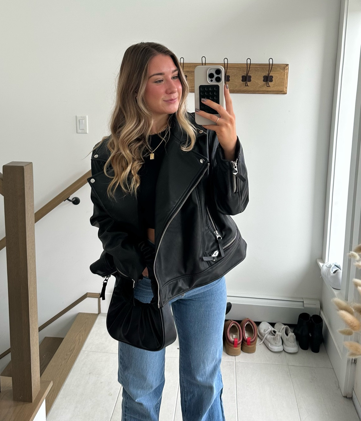 Fall fit 🖤

#LTKstyletip #LTKfindsunder100 #LTKfindsunder50