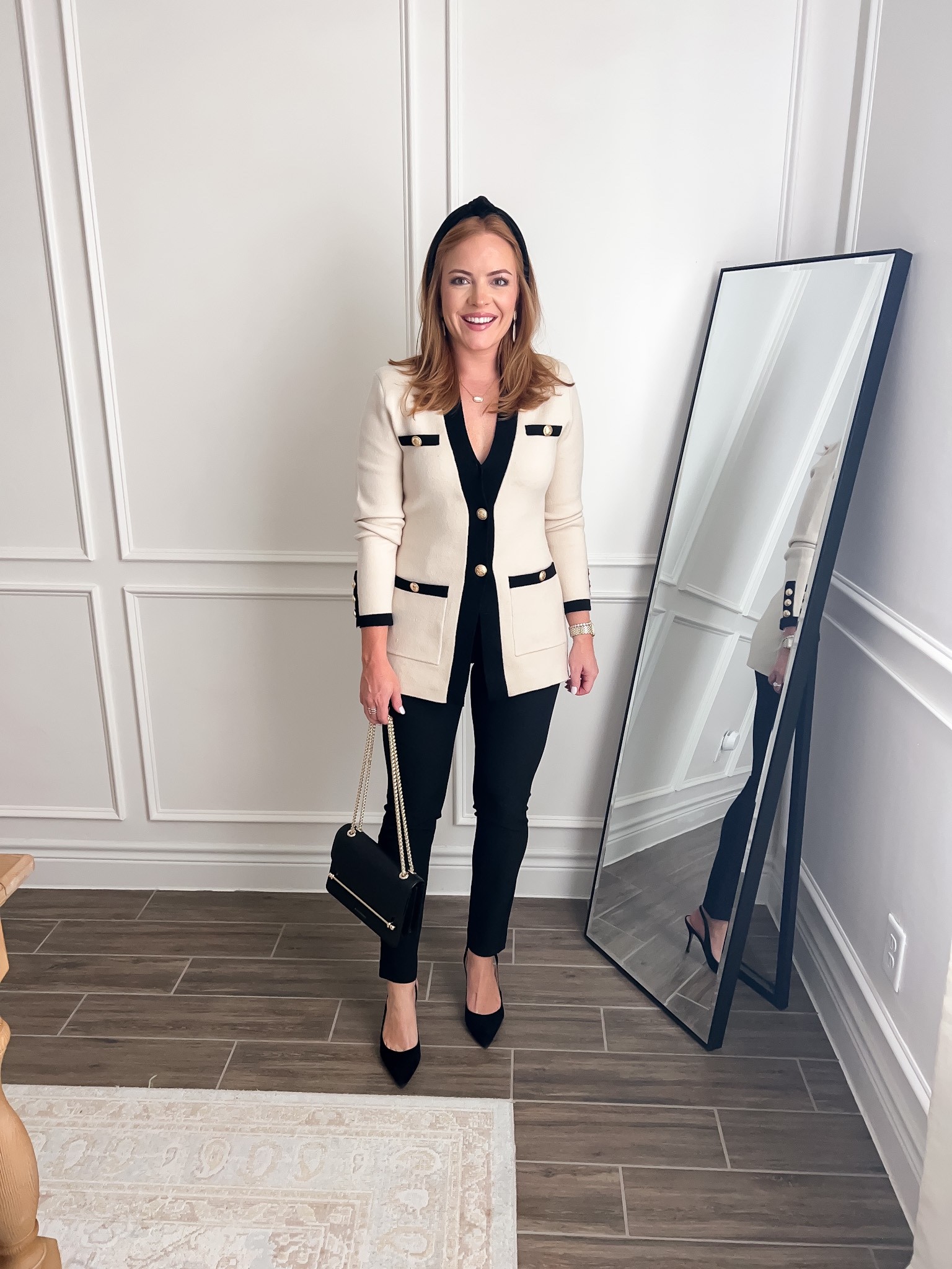 What I wore to #Ltkcon! Outfit from express and everything is true to size!

#LTKSeasonal #LTKworkwear #LTKstyletip