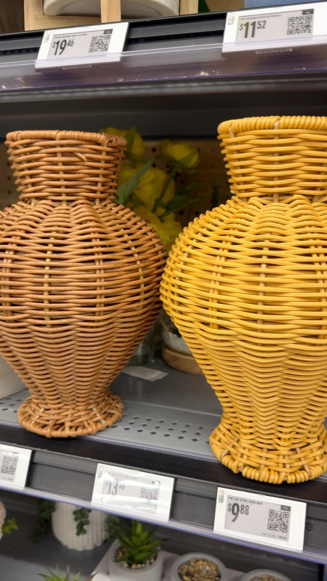 🚨 bestselling woven vase now in a new color! Sure to start trending! Can’t believe it’s under $20 🤎

#LTKdayinmylife #LTKHome