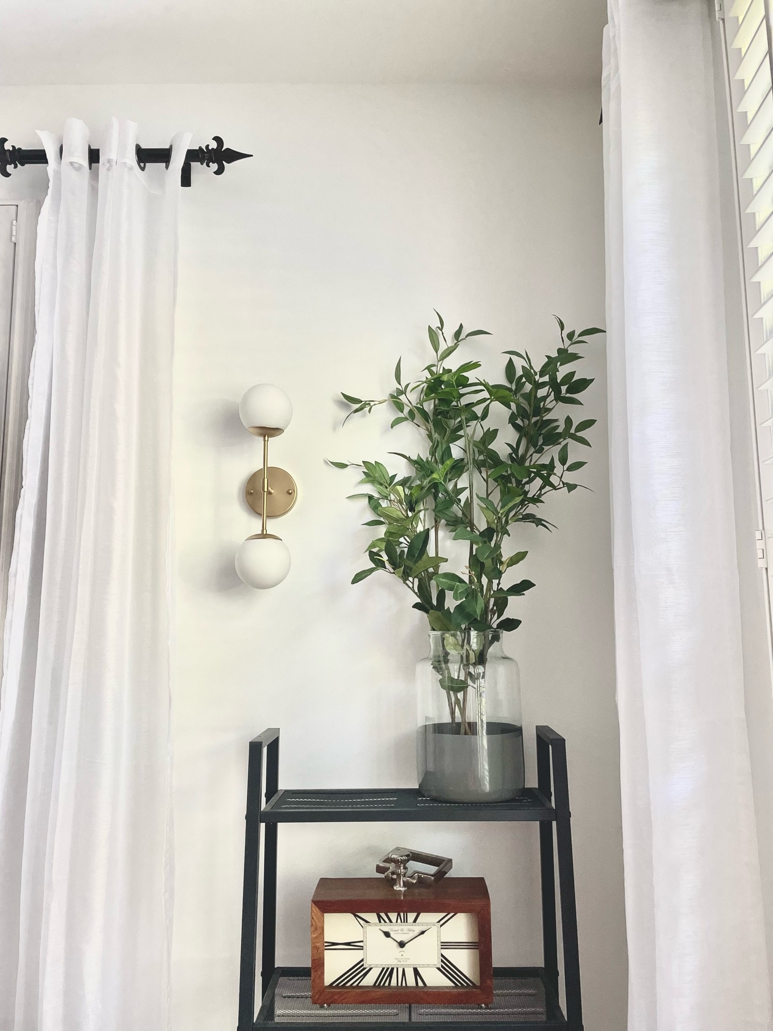 Home decor
Modern Double Globe Light Sconce
Light Fixture Gold
Faux Plant Stems
Vase 

#LTKhome #LTKunder50 #LTKstyletip