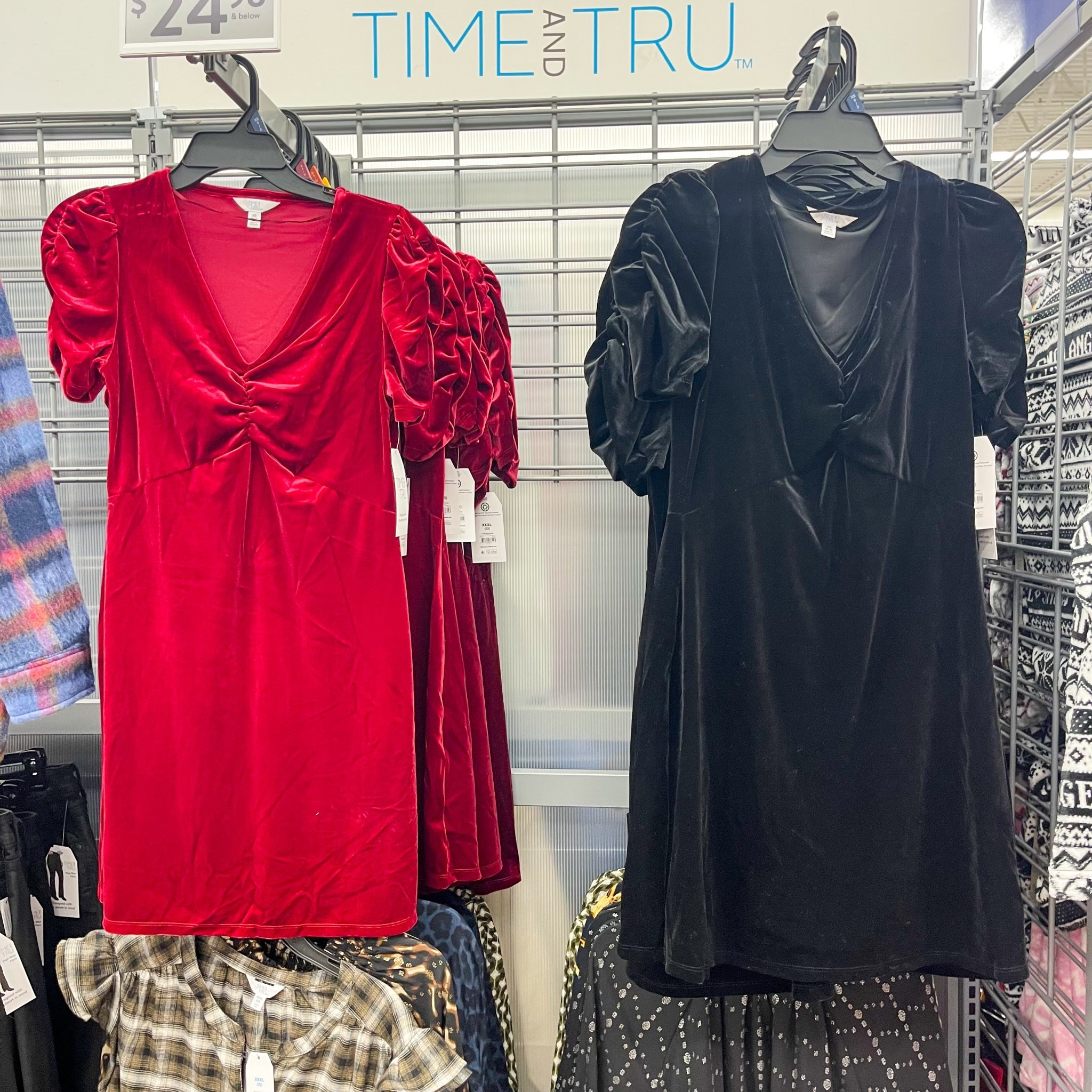 If you need a holiday dress this one from Walmart is on clearance for only $13.99!



#LTKHoliday #LTKSeasonal #LTKFindsUnder50