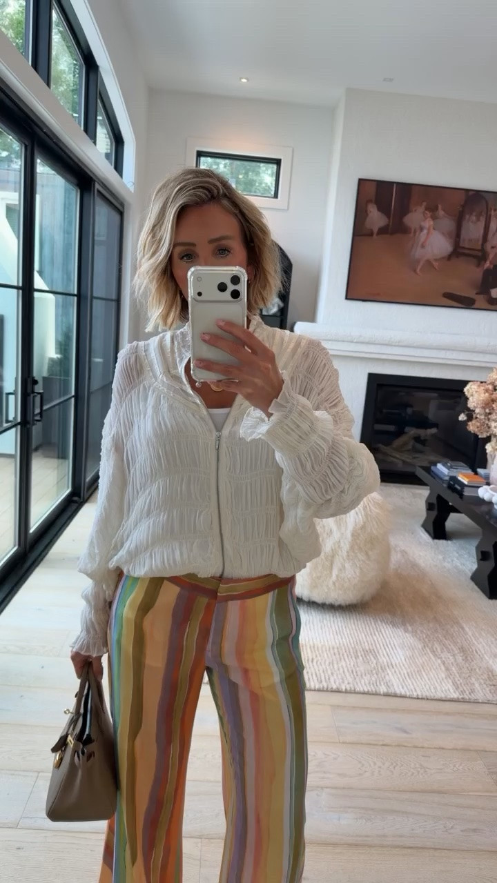 These pants are too good 👏👏 Love them paired with this sheer jacket ✨

#LTKdayinmylife #LTKootd #LTKSeasonal