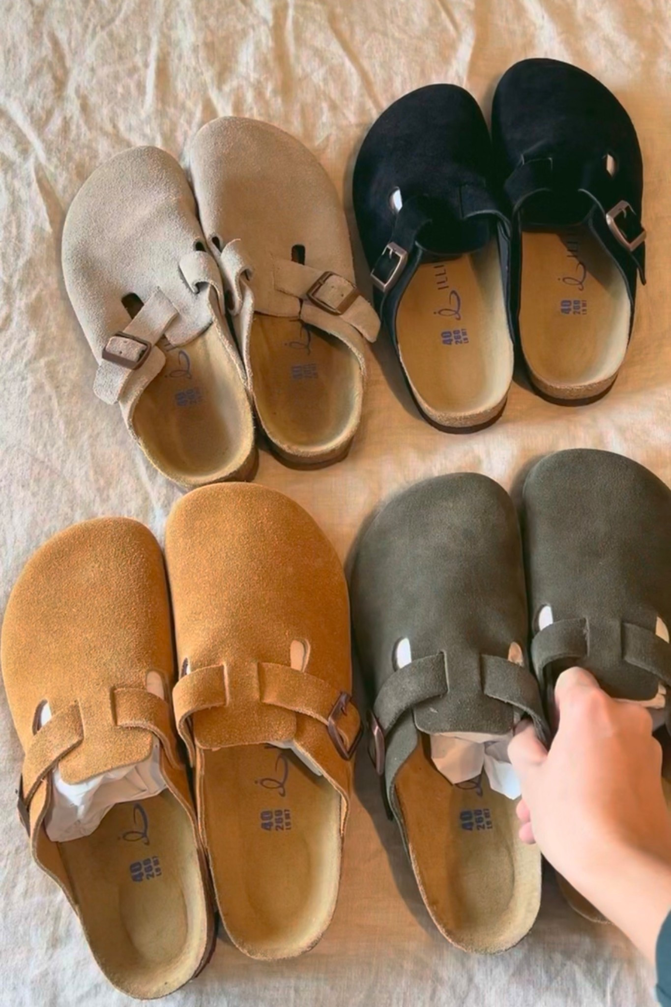 seriously impressed by these clogs from Amazon! The perfect staple shoe for fall! They fit TTS!!

#LTKFindsUnder50