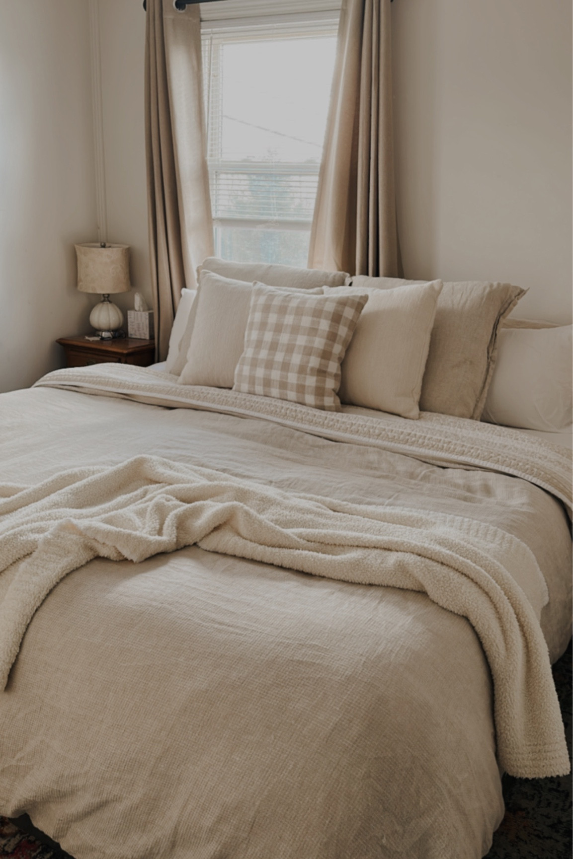 Something about fresh bedding that’s just so calming 🤍

#bedroom #bed #pillows #calmingroom #creamydreams

#LTKFind #LTKhome #LTKstyletip