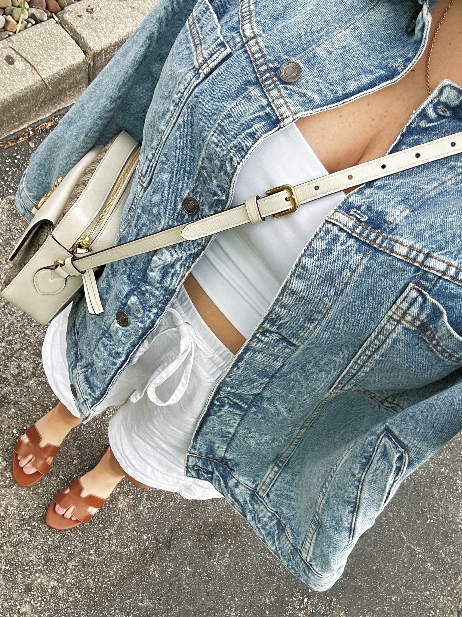 jean jacket find! under $100 and the perfect oversized fit 🔥

#LTKSeasonal #LTKstyletip #LTKfindsunder100