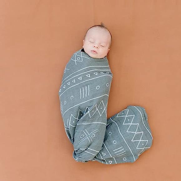 Amazon.com: Mebie Baby Muslin Swaddle (Alpine) : Baby | Amazon (US)