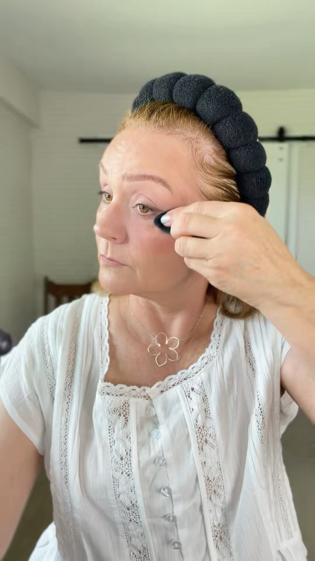 How to use setting powder on oily mature skin

#LTKBeauty #LTKOver40