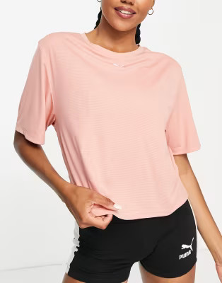 PUMA Training Favorite crop T-shirt in pink | ASOS (Global)