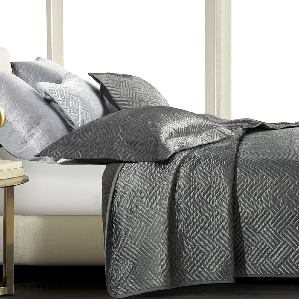 NTBAY King Silk Satin Quilt Set, Geometric Pattern Bedspread Luxury Quilted Coverlet Set for All ... | Amazon (US)