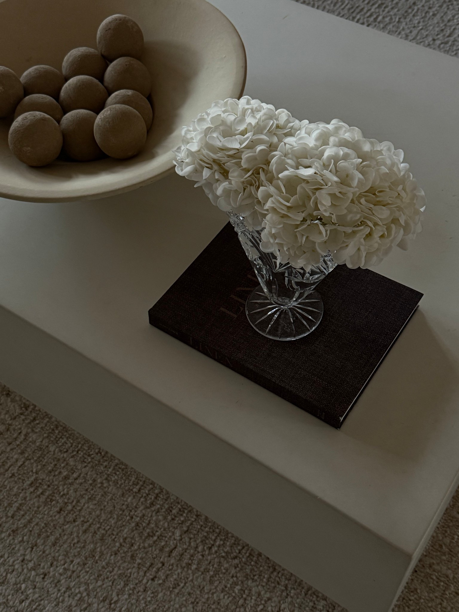 Faux flowers - neutral home - classic Amazon home finds - coffee table styling 

#LTKmomlife #LTKdayinmylife #LTKHome