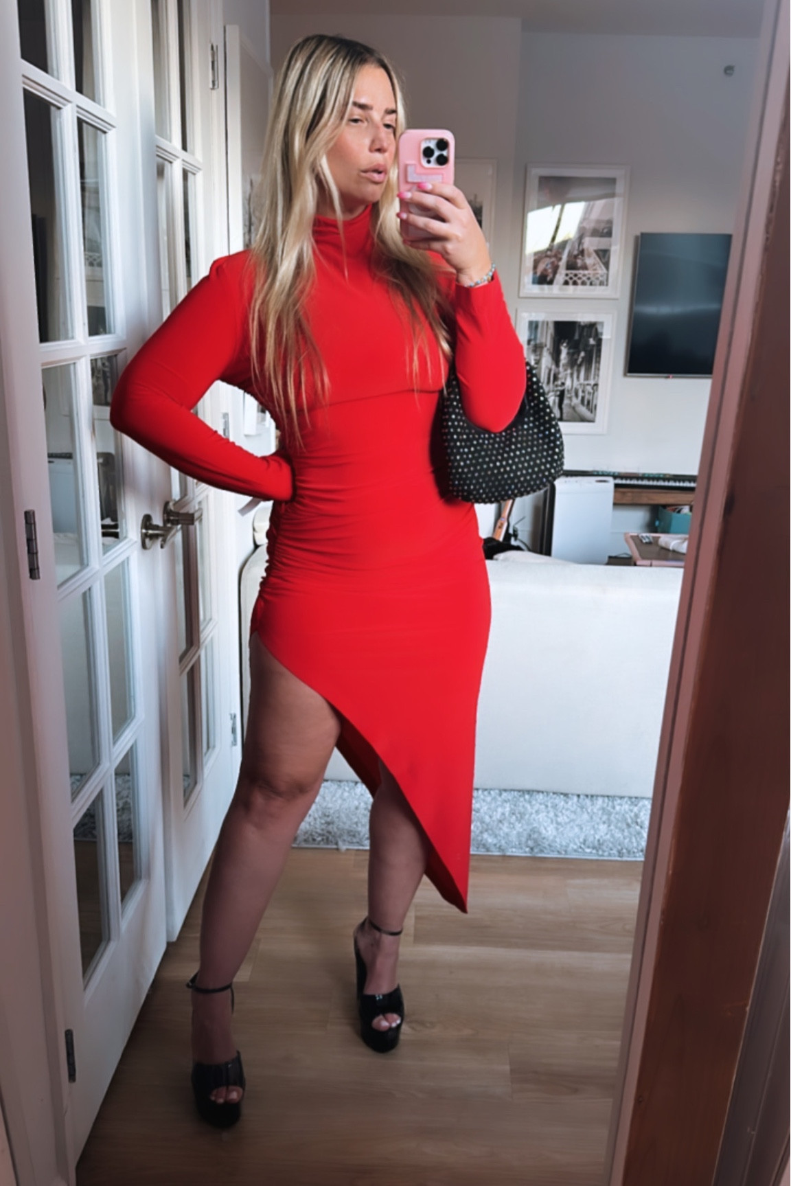 Lady in red ❤️ this holiday szn — daily edit cover from Found by Em