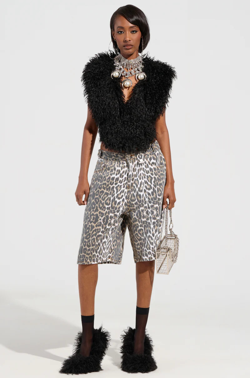 RUN BABY RUN ANIMAL PRINT BERMUDA SHORT | AKIRA