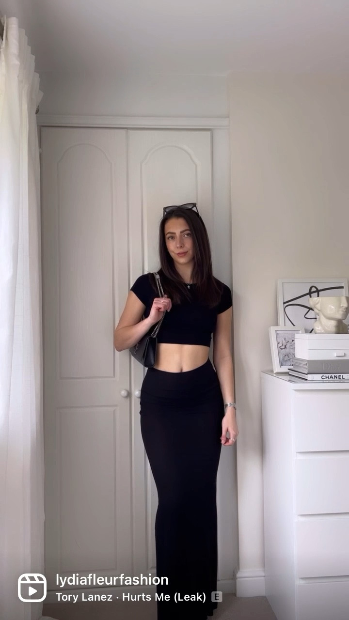 PSA: the Skims dress doubles up as a maxi skirt 🖤👏🏼

#LTKunder50 #LTKstyletip #LTKeurope