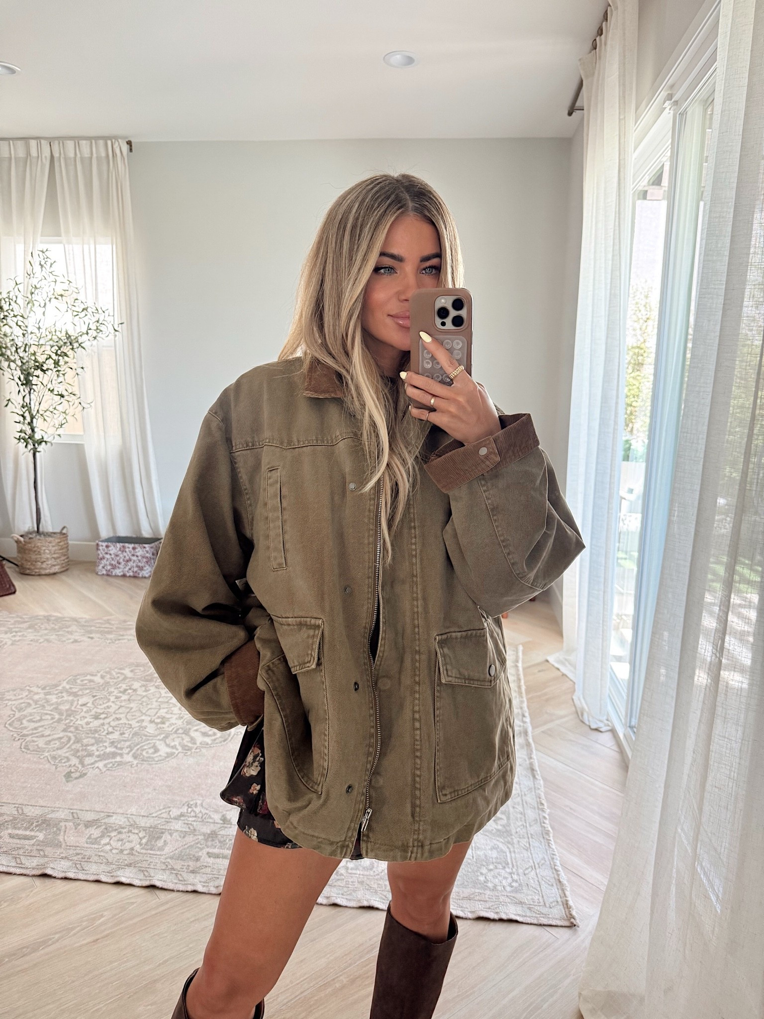 The best oversized vintage style barn jacket I’ve found! Wearing size small
Code AMBERSAVE40
