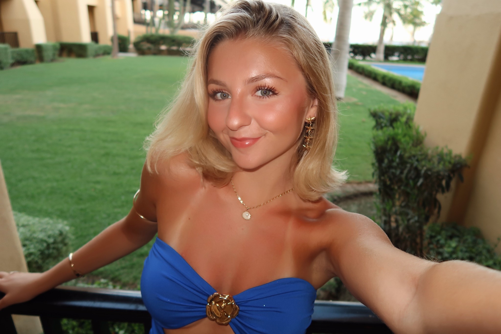 the jewelry details😚

#LTKSeasonal #LTKSaleAlert #LTKU