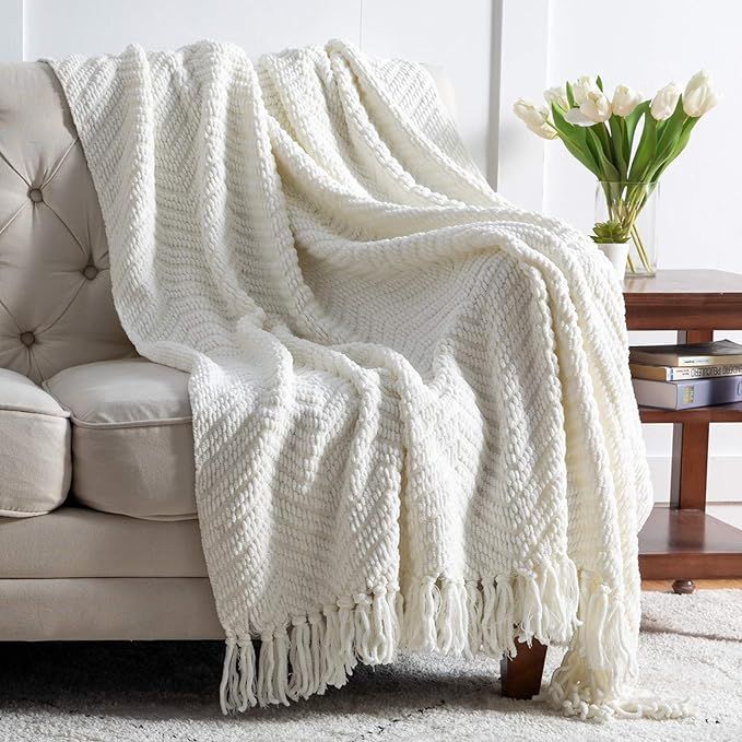 Amazon.com: Bedsure Throw Blanket for Couch – Cream White Versatile KnitWoven Chenille Blanket ... | Amazon (US)