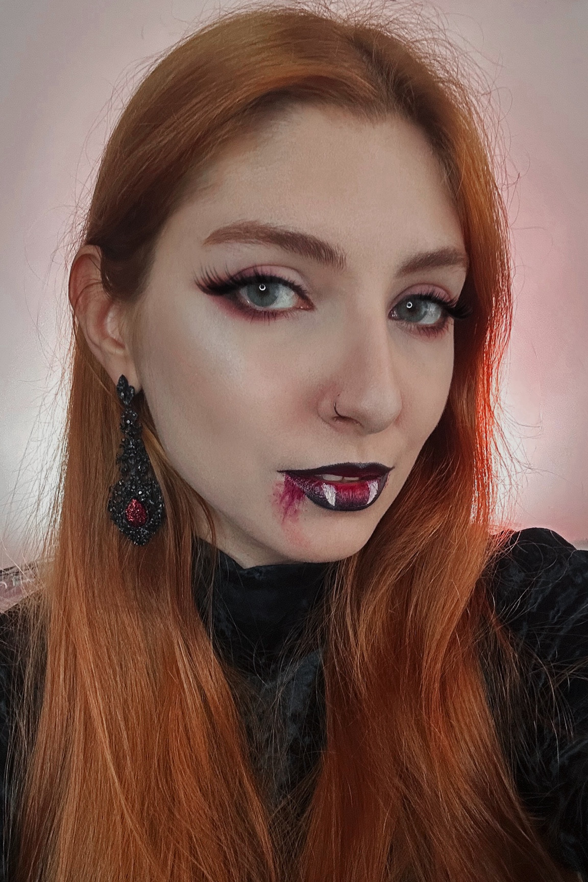 Fantasia de vampira para o Halloween sem precisar de dentes falsos, que tal essa dica? Confira tudo que usei nessa make #halloweenltk #fantasiahalloween

#LTKbrasil #LTKbeleza