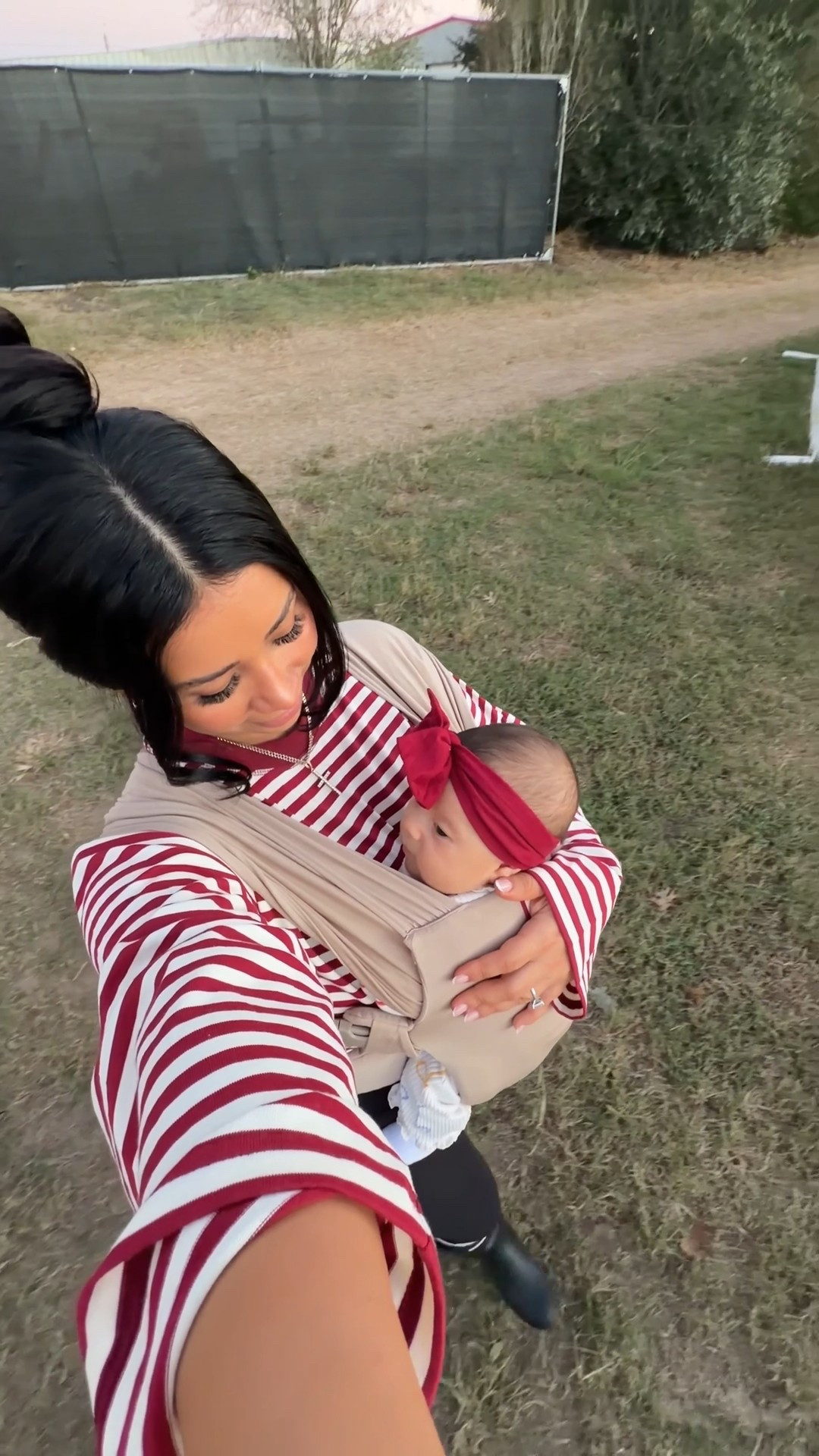 Baby carrier is a must!!!

Mom life
Ootd 
Postpartum outfit 
Leggings 

#LTKBaby #LTKGiftGuide #LTKmomlife