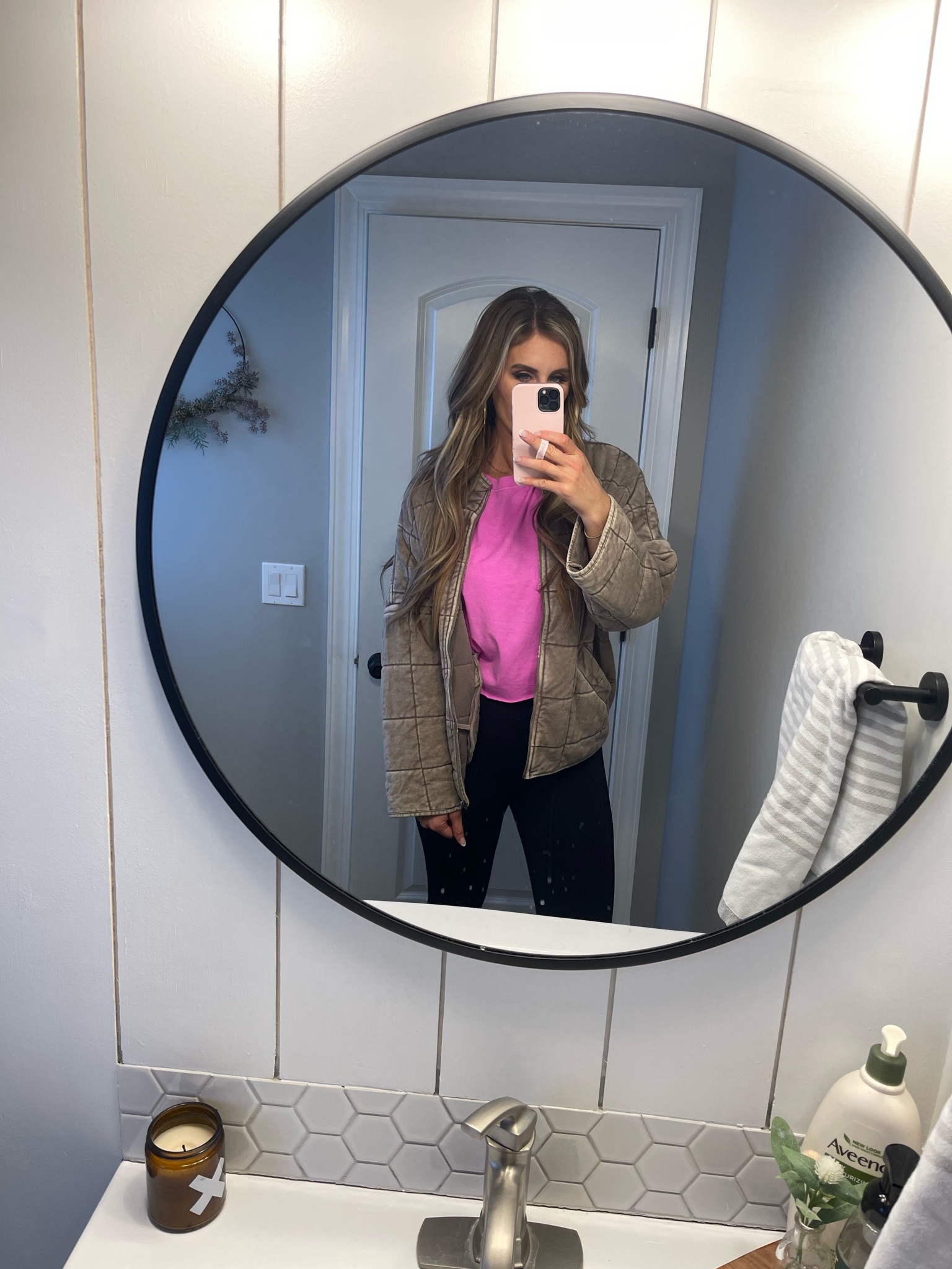 Running errands OOTD 

crop tee
Free people dupe jacket 
High waisted leggings 
Nike tennis shoes 



#LTKunder50 #LTKstyletip #LTKfit