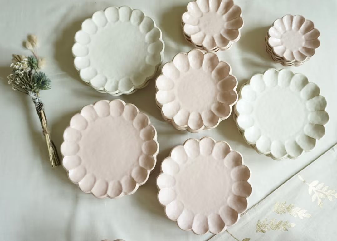 Rinka Handmade Flower Platejapanese Mino Waremade in Japanpink and White - Etsy | Etsy (US)