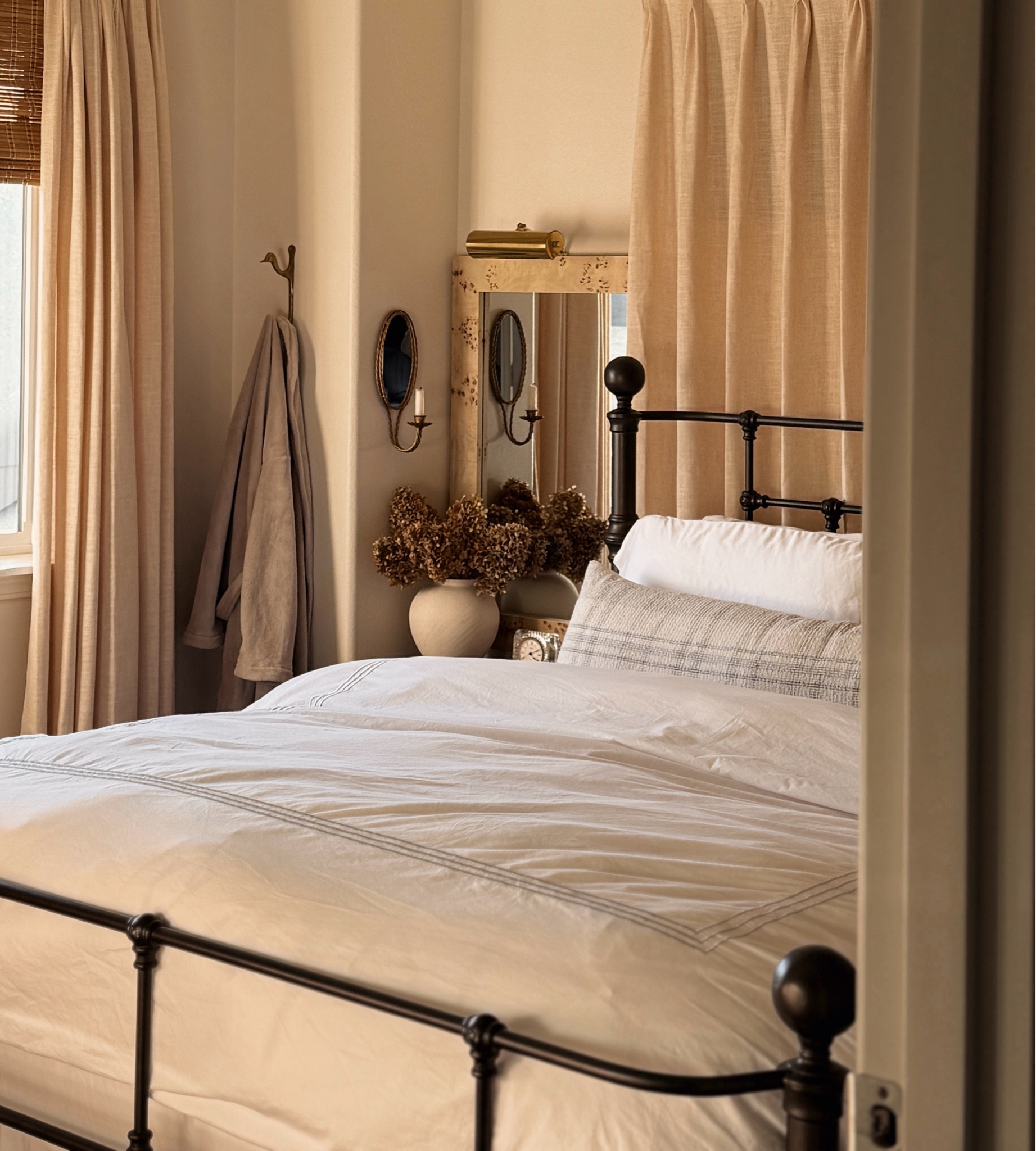 I’m in the middle of revamping my main bedroom but want to drop the links on the new stuff that’s SO GOOD. You know I don’t gatekeep 😉 

#LTKHome #LTKFindsUnder100 #LTKStyleTip