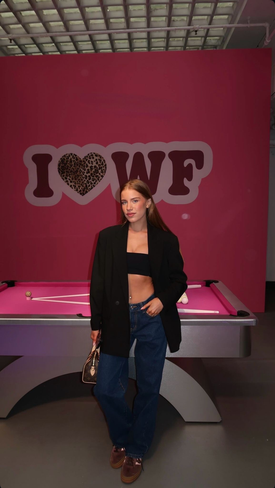 Whitefox event 🫶🏼✨

Zara blazer, Whitefox bandeau, Whitefox dark blue jeans, Adidas trainers brown and pink, Louis Vuitton bag, spring outfit

#LTKuk #LTKeurope #LTKspring