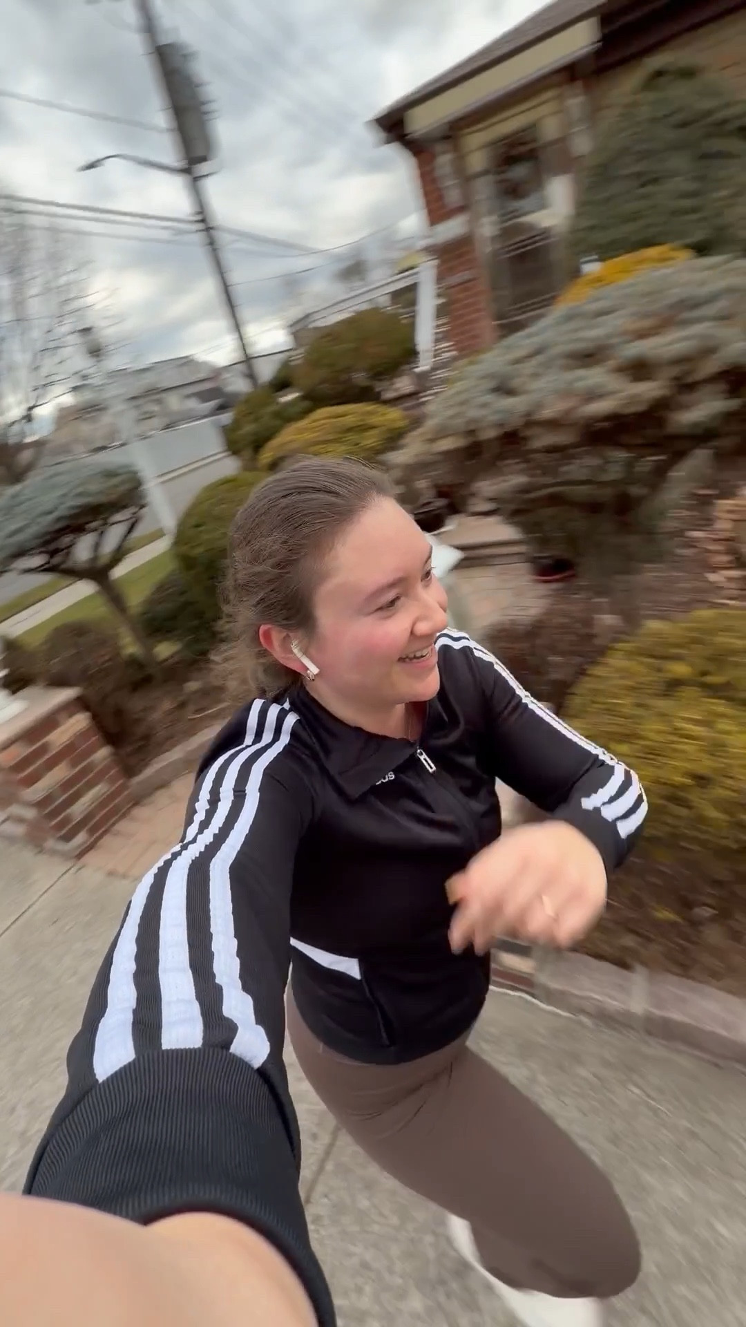 RUN 2.5m WITH ME! 

#LTKfitnessgoals #LTKdayinmylife #LTKActive