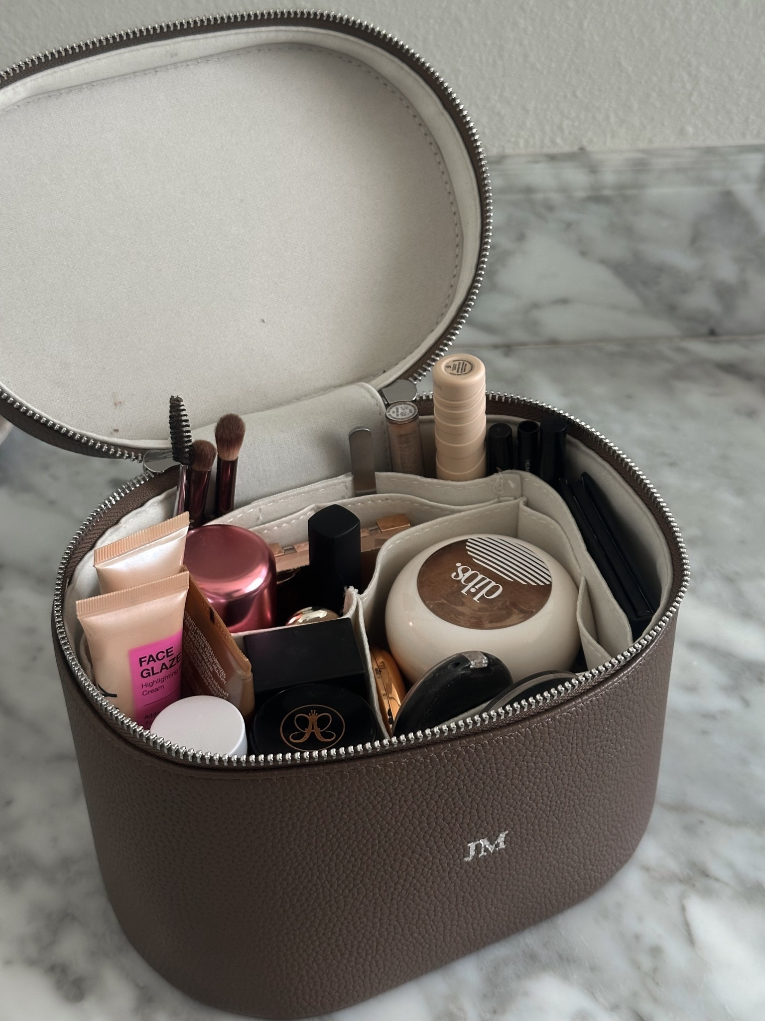 Customizable cosmetic bag, makeup bag, vanity case, makeup case

You won't believe where this is from!! 
Don't usually shop here but the price for the quality, is a compromise I'm okay with!

#LTKmorningroutine #LTKgrwm #LTKBeauty