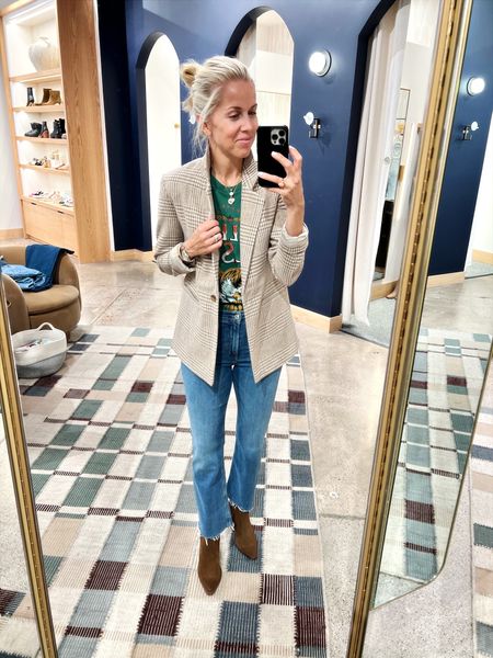 Fall outfit from Evereve: Willie Nelson graphic tee, blazer, and cropped jeans with brown booties. Perfect for a country concert or Nashville! Everything TTS.






#LTKstyletip #LTKover40 #LTKSeasonal