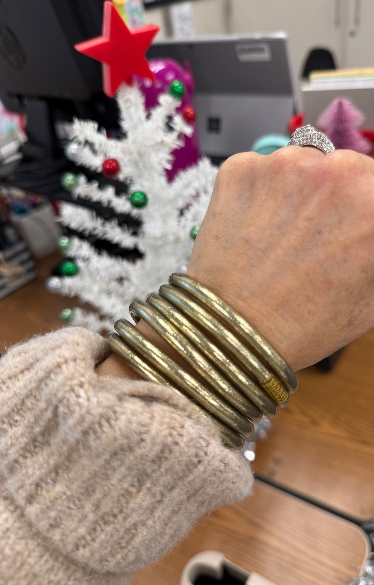 Budhagirl all weather bangles in Etoile ~ love this more subtle gold color 





#LTKootd #LTKHoliday #LTKWorkwear