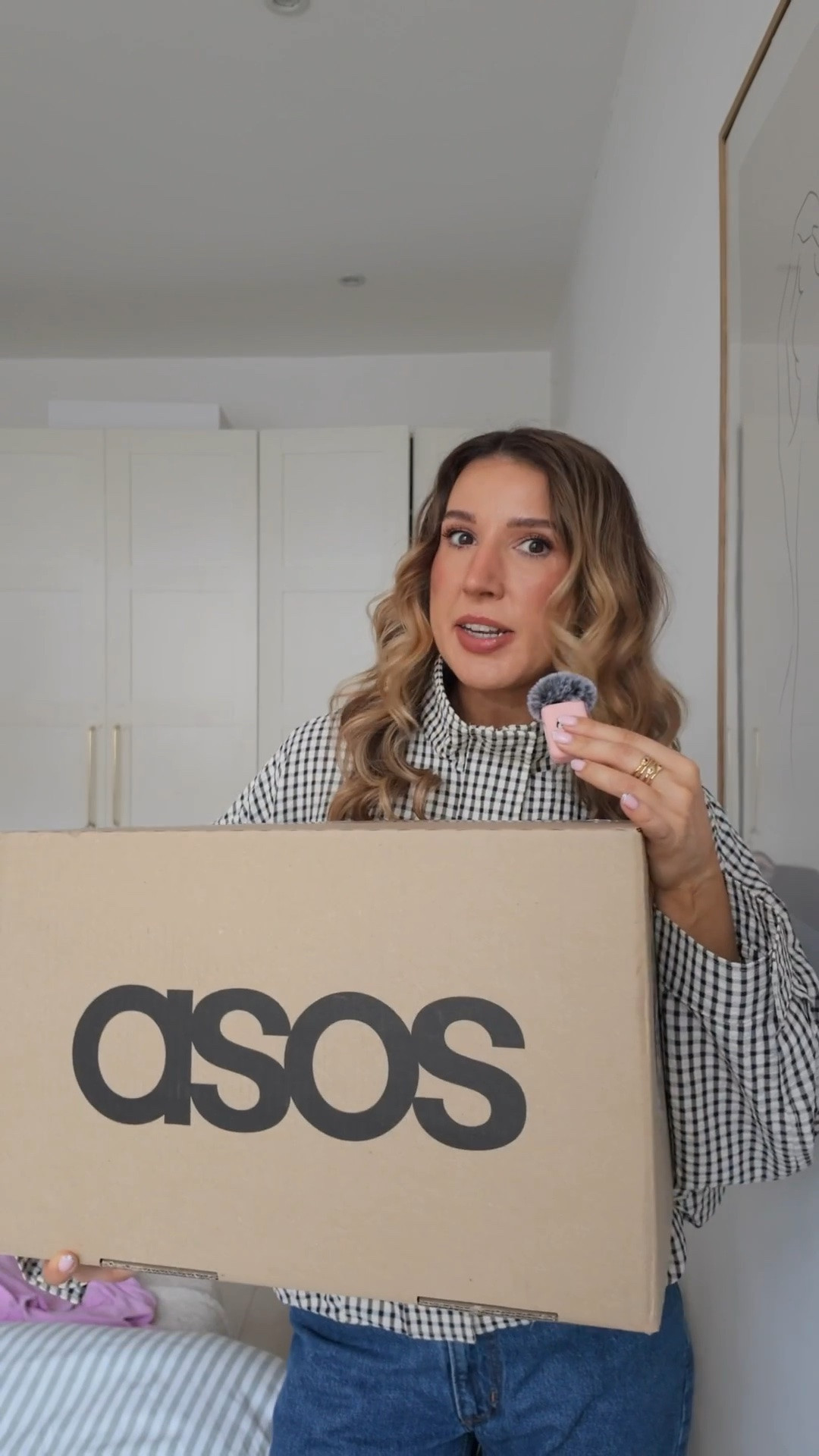 I needed some autumn accessories for London Fashion Week so this asos haul happened. Some gorgeous autumn bag options for you and the sunglasses are so good for £10 👏🏻 The black heeled wedges are so comfortable and are going to be my go to heels. 

Fall fashion hauls , autumn accessories

#LTKuk #LTKautumn