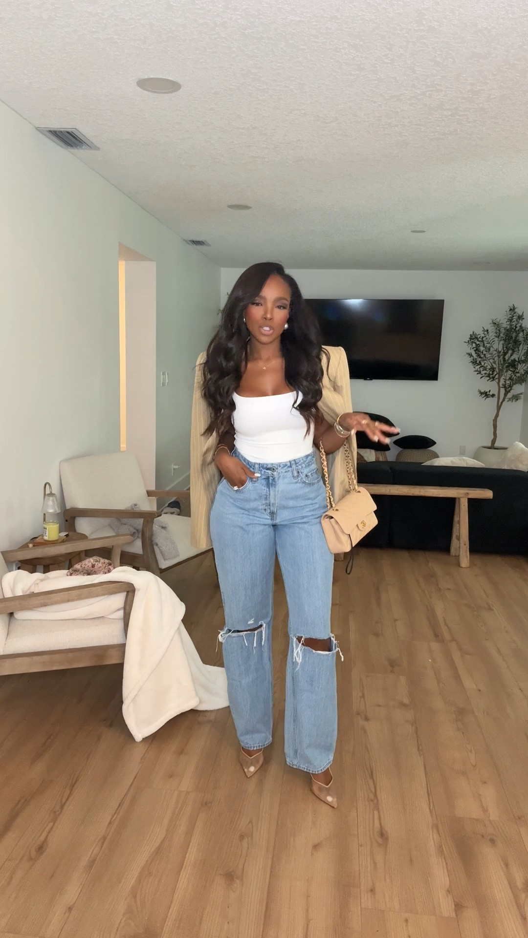 Trust me, you need this 💅 I’m 5’4”, 140lbs, wearing Small. LTK has it linked 🔗✨
#MiamiFashion #OOTD #LTKFinds


#LTKU #LTKStyleTip #LTKWorkwear