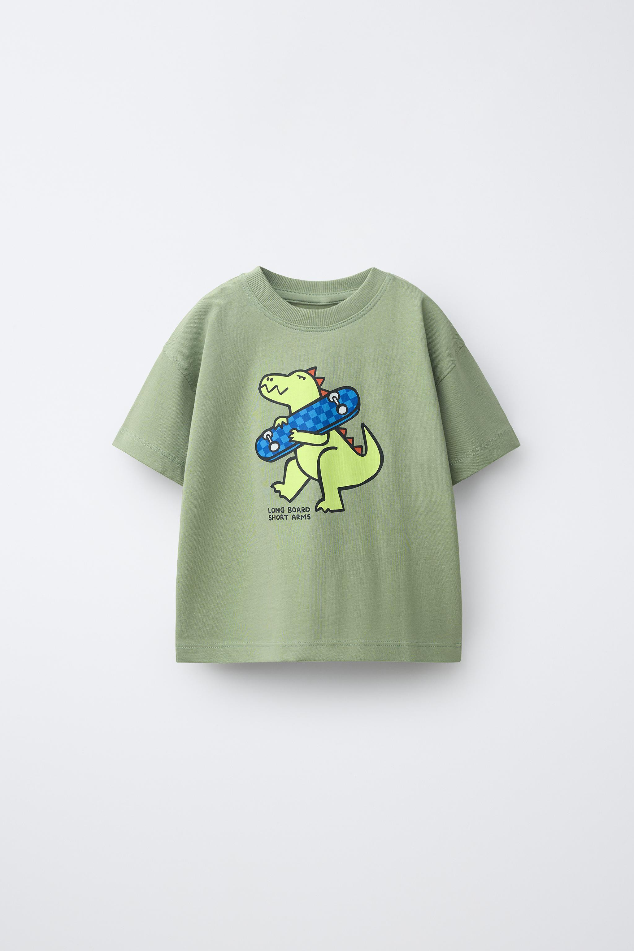T-Shirt mit Rundhalsausschnitt und kurzen \u00c4rmeln. Print vorne. | Zara DE