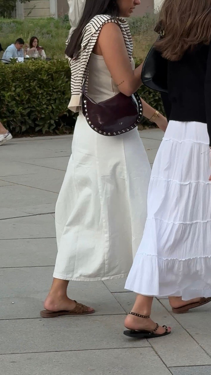 spotted in Madrid lovely cream skirt & burgundy bag 🍒

bag - Brownie Spain 

#LTKbag #LTKeurope #LTKespana