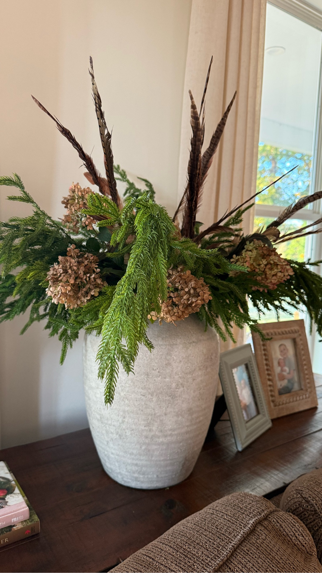 A simple, elevated look for both Christmas and winter! Hydrangeas were cut from my yard, but linking some great faux ones too! ✨


#LTKHome #LTKHoliday #LTKSeasonal