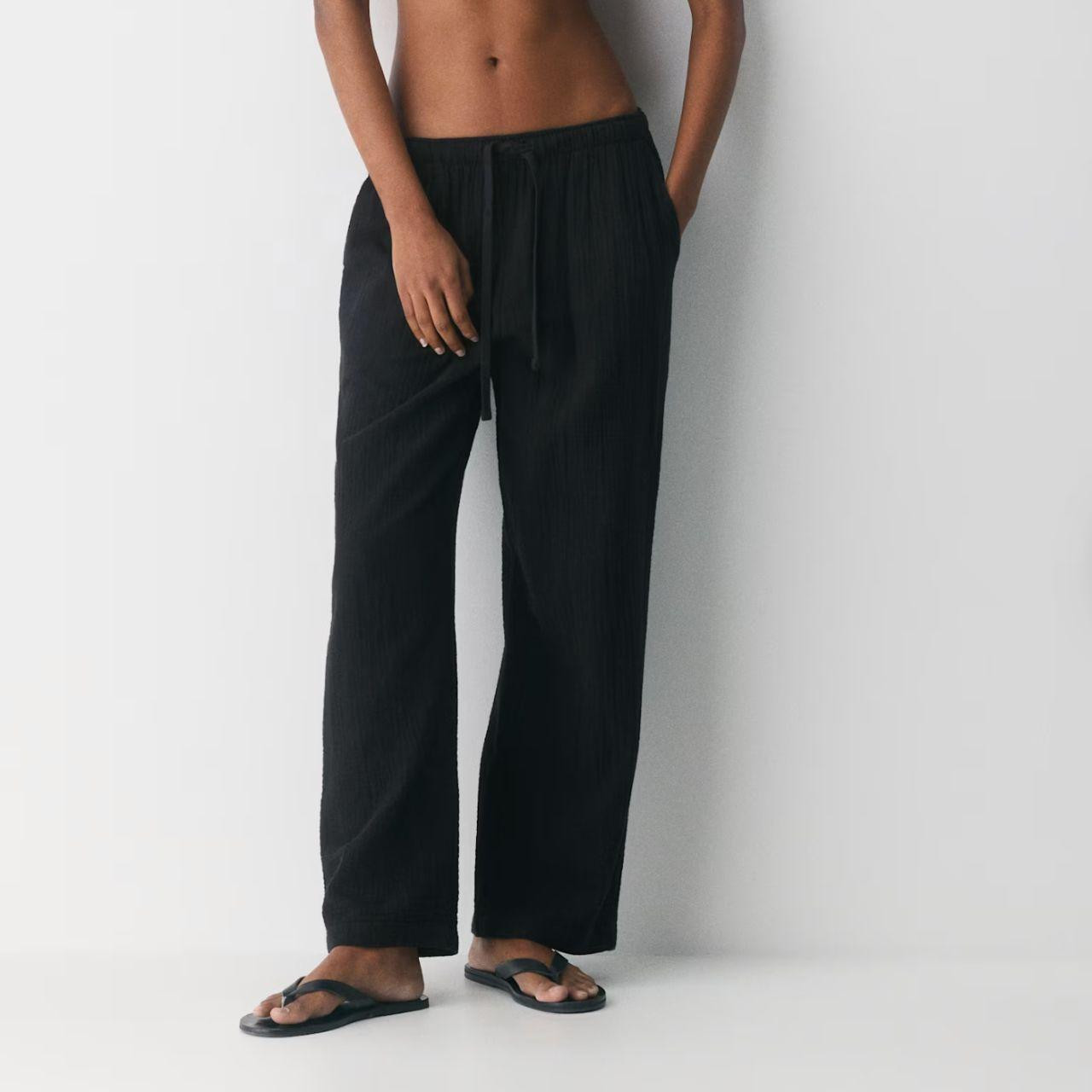 Aritzia Women's Pants - Black - M | Depop US