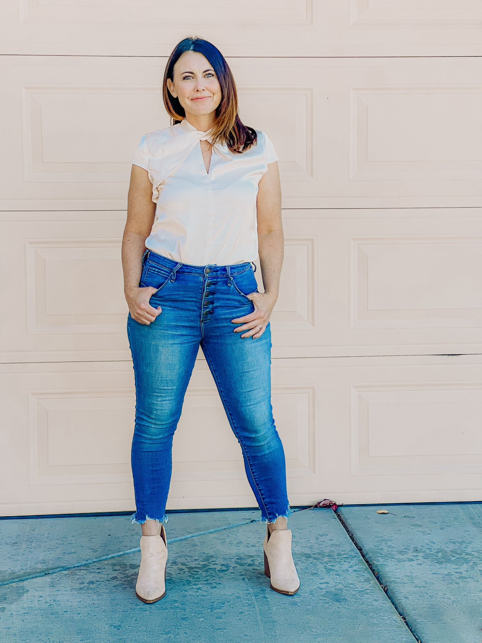 Silk blouse with jeans and booties
.
.
.
.
.
Ivory blouse
Abercrombie 
Amazon fashion 
Boots
Fall outfit 
Fall style 
Family photos 
Budget style 
Winter style 
Christmas style 


#LTKfindsunder100 #LTKSeasonal #LTKworkwear