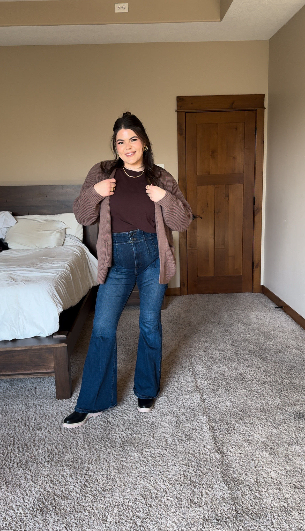 A classic fall combo: a cozy cardigan paired with your favorite jeans for an effortlessly chic look. This versatile outfit is perfect for anything from brunch to a casual day out, keeping you comfortable and stylish all season long.

Cardigan outfit, Jeans style, Casual fall fashion, Cozy autumn look, Fall wardrobe staples, Layered fall style, Comfortable chic, Casual chic outfit, Fall outfit ideas, Trendy fall look

#LTKSeasonal #LTKStyleTip #LTKMidsize